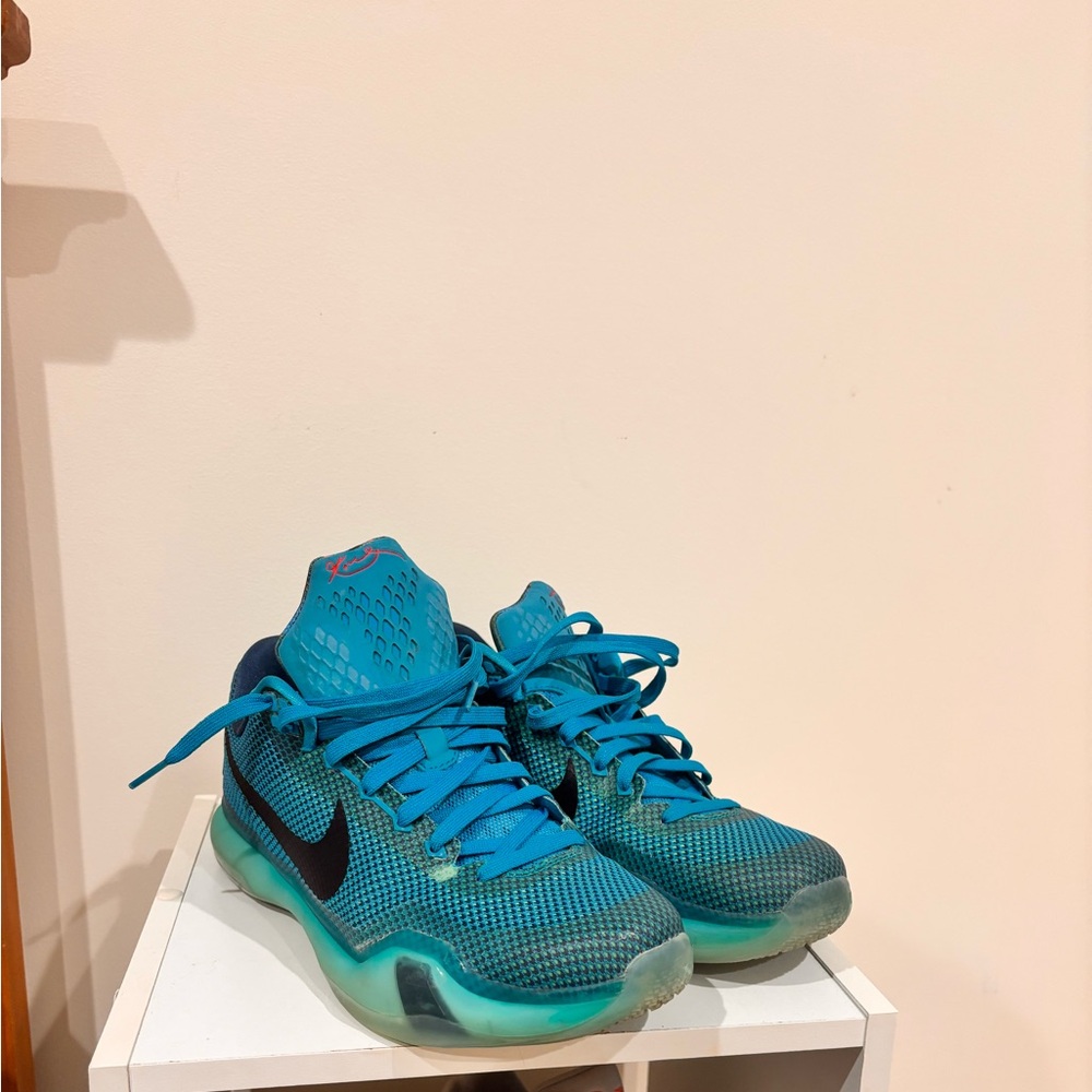 Kobe 10 5am flight